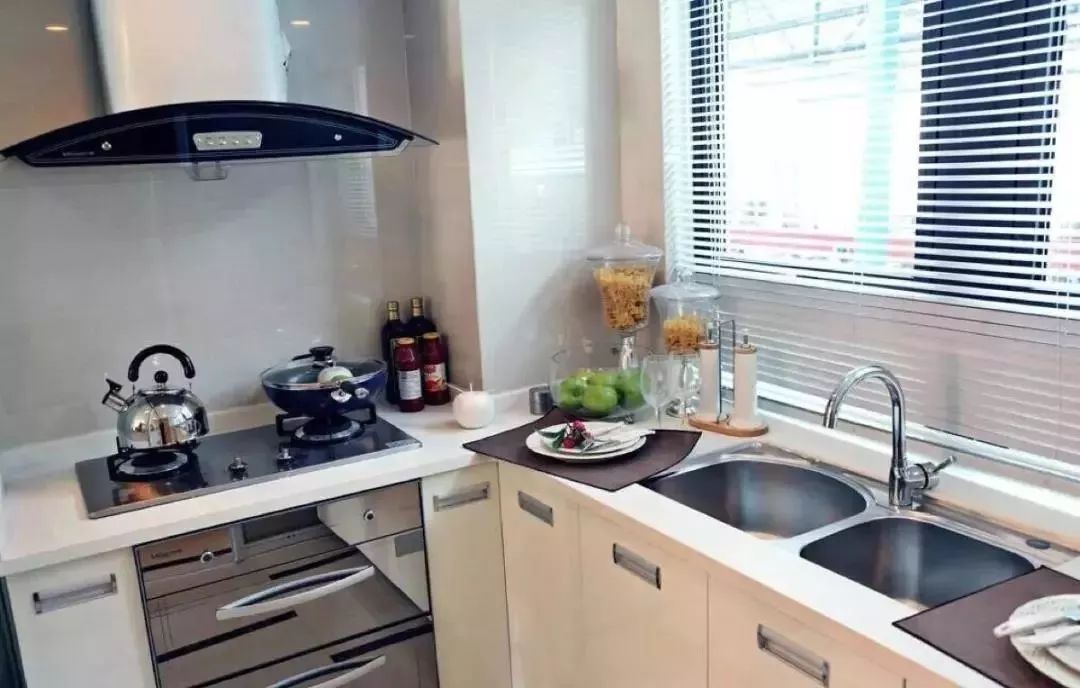 厨房油污克星，保洁阿姨私藏的3个天然配方