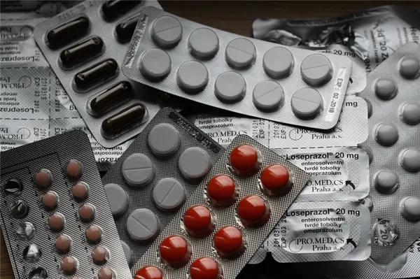 百万医疗险续保稳定性全解析，保证续保、费率调整与停售风险探究