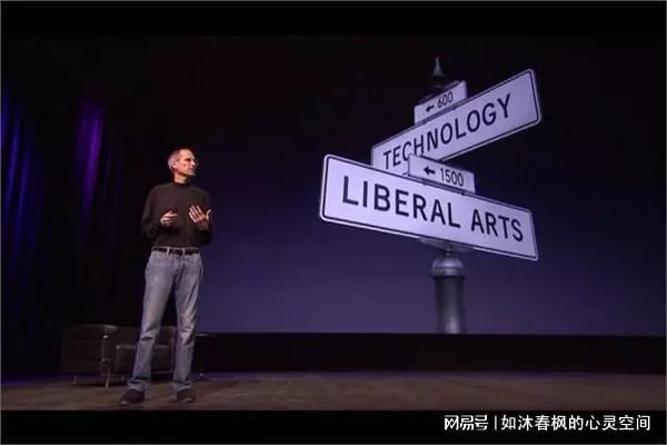 演讲叙事弧设计，冲突·转折·共鸣·启示的故事力量
