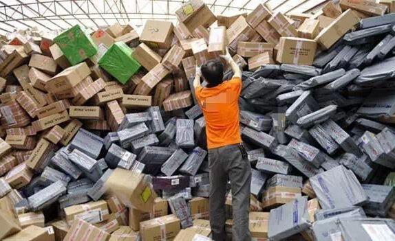 力量训练渐进超负荷策略，线性递增与周期化训练的选择逻辑