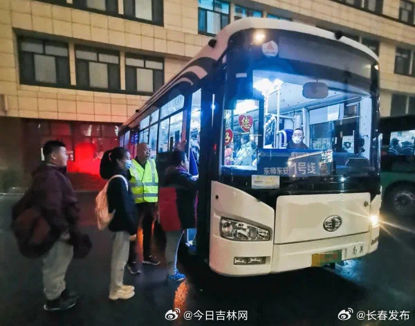 长春科技学院校园大巴，便捷穿梭校园之旅